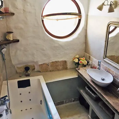 Sleeps 24 * Puimisson