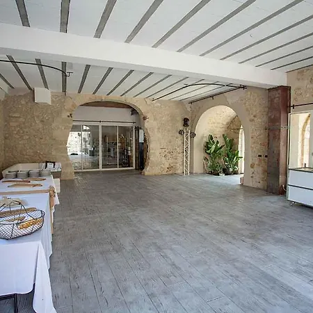 Sleeps 24