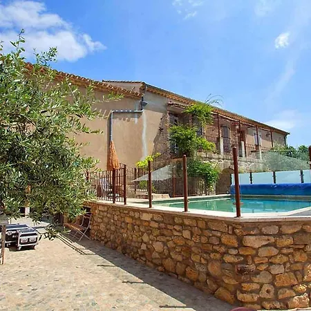 Sleeps 24 *