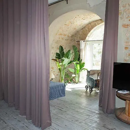 Prázdninový dům Sleeps 24 *
