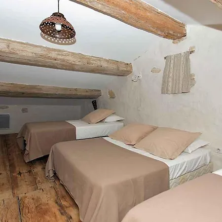 Prázdninový dům Sleeps 24 *
