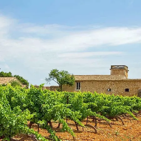 Sleeps 24 *